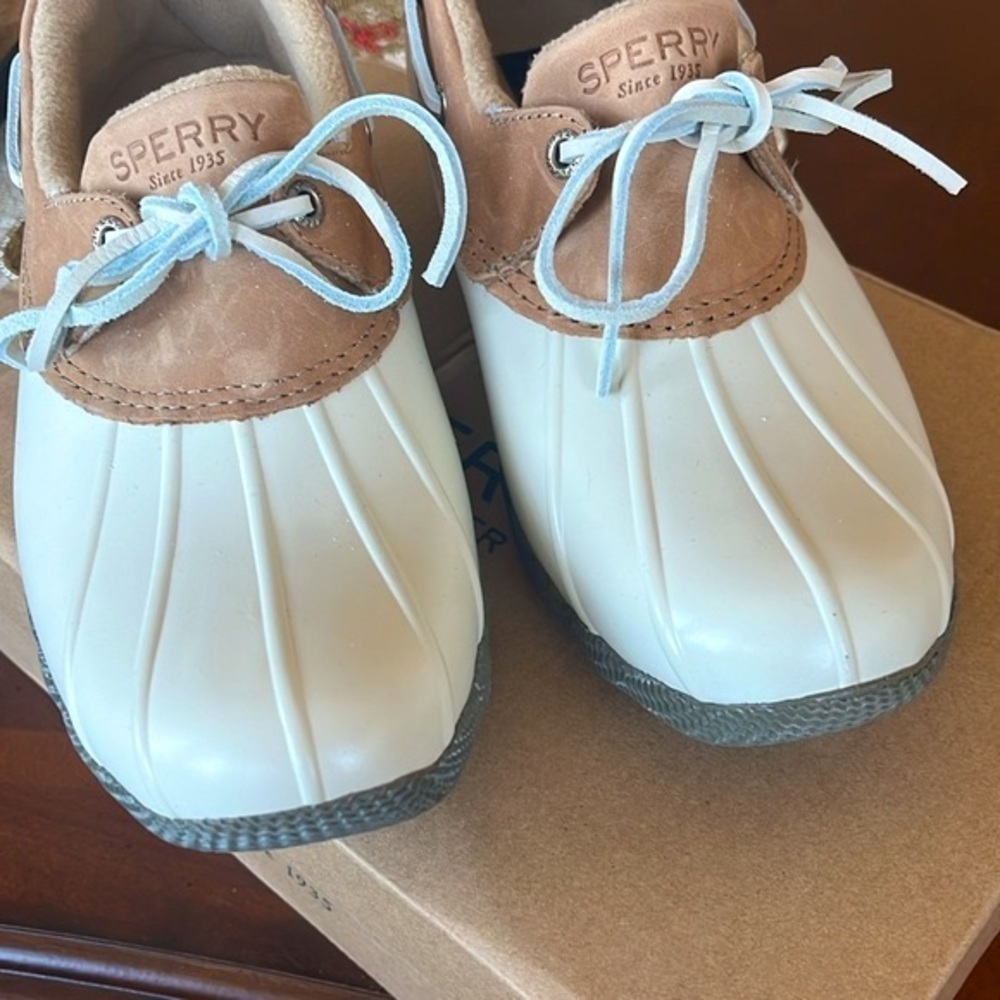 Brand New Sperry Saltwater 1-Eye Ivory Rain Boots Rubber Leather Collar Fleece - Picture 4 of 16